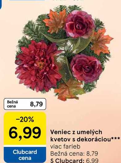 Veniec z umelých kvetov s dekoráciou