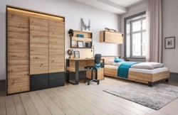 7: Izba pre mládež - nástenný regál