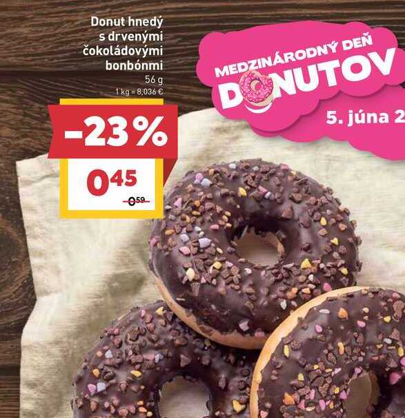 Donut hnedý s drvenými čokoládovými bonbónmi 56g 