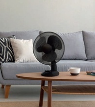 STOLNÝ VENTILÁTOR, ČIERNY, PR. 30 CM